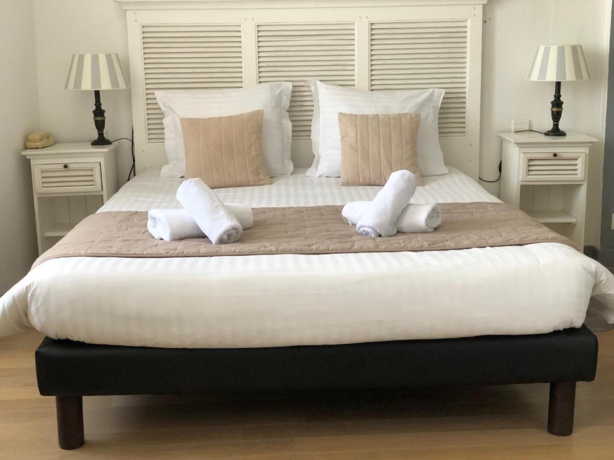 Double Room Port View