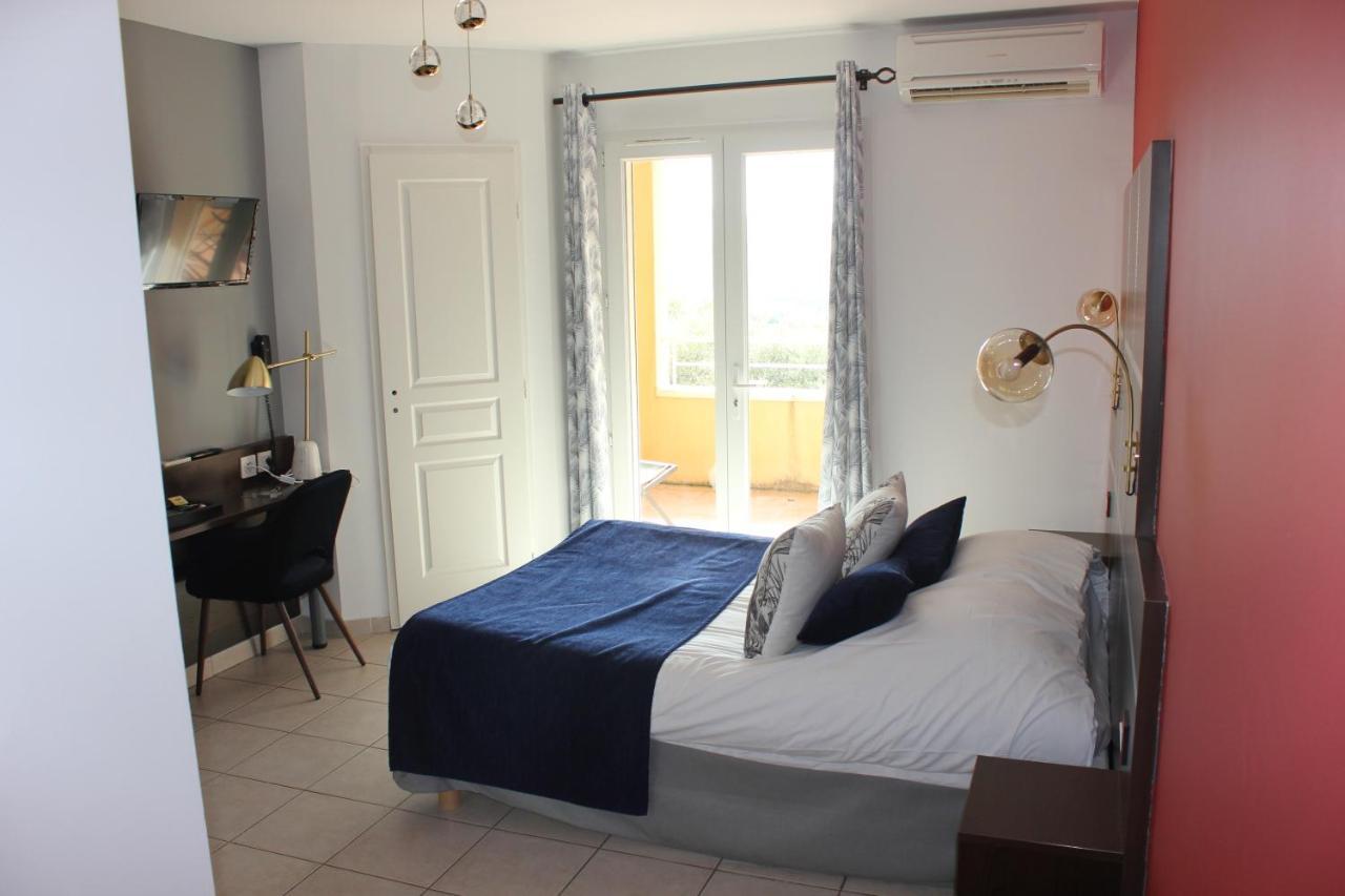 Chambre Double - Accessible aux Personnes à Mobilité Réduite