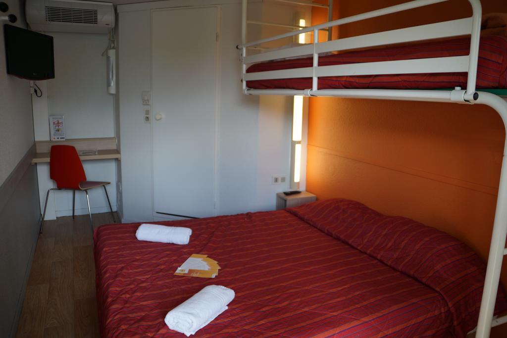 Triple Room 1 Double Bed 1 Single Bed