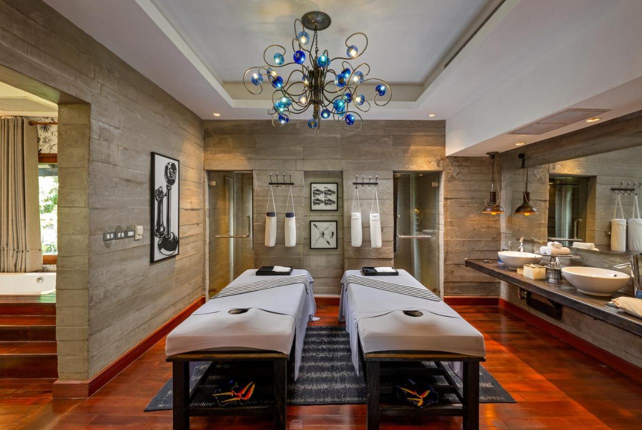 One Bedroom Pearl Shell Suite