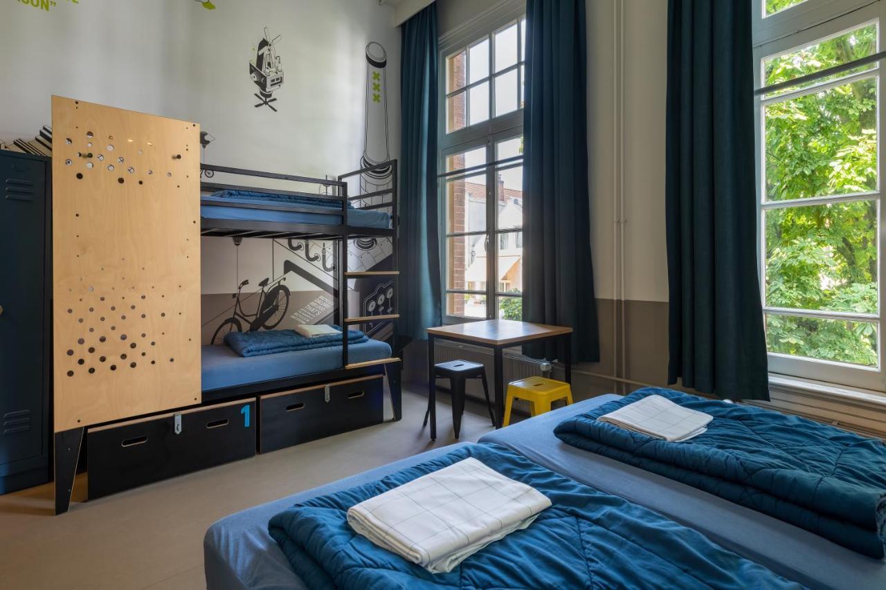 Chambre Familiale Quadruple avec Salle de Bains Privative