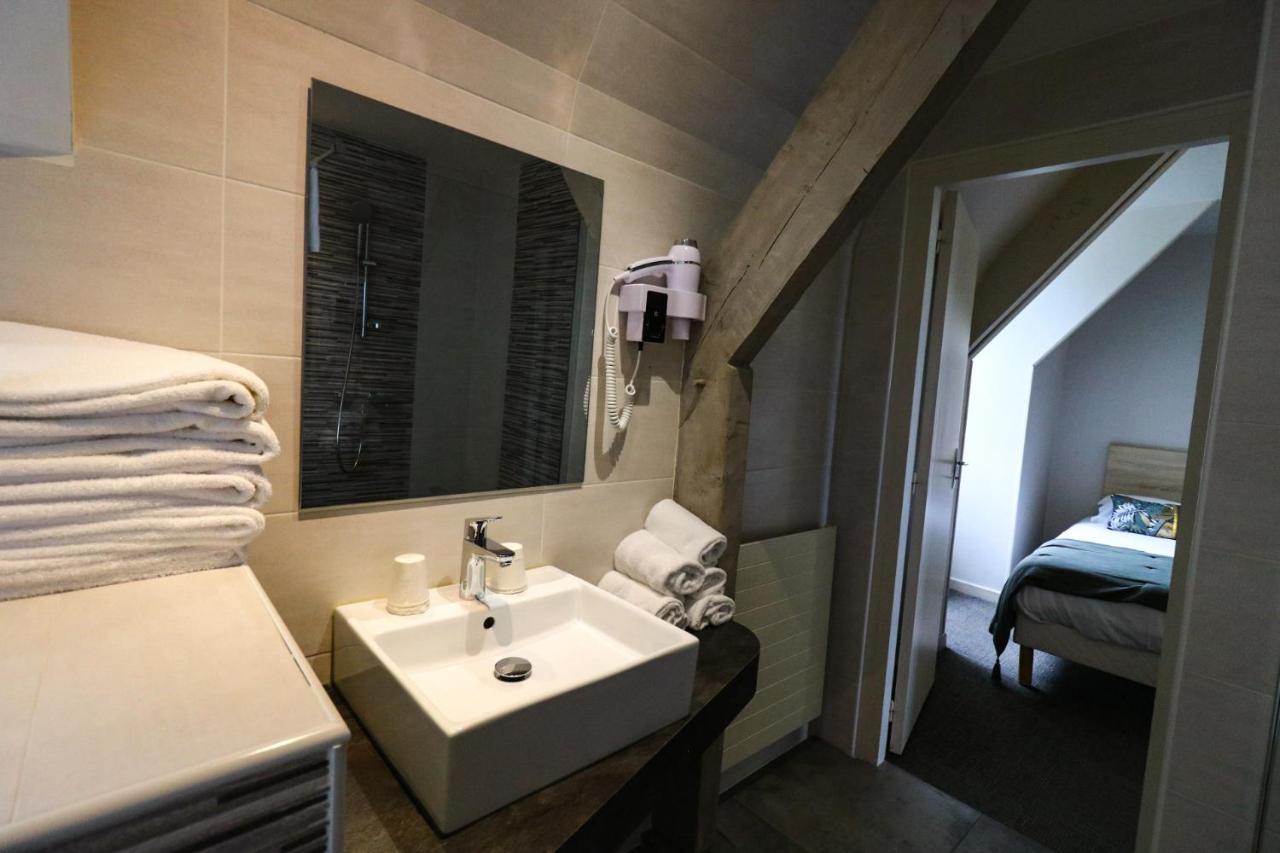 Family Room Shower,1257745132:JPEG