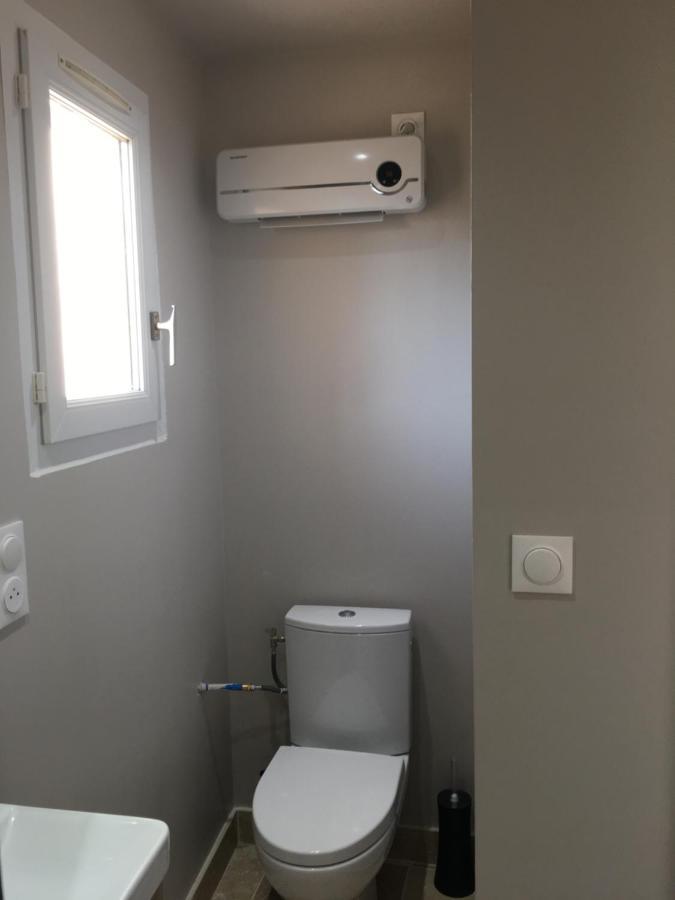 One-Bedroom Apartment,1261453276:JPEG