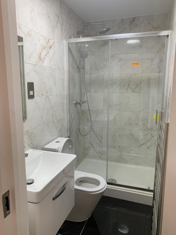 Single Room Private External Bathroom
