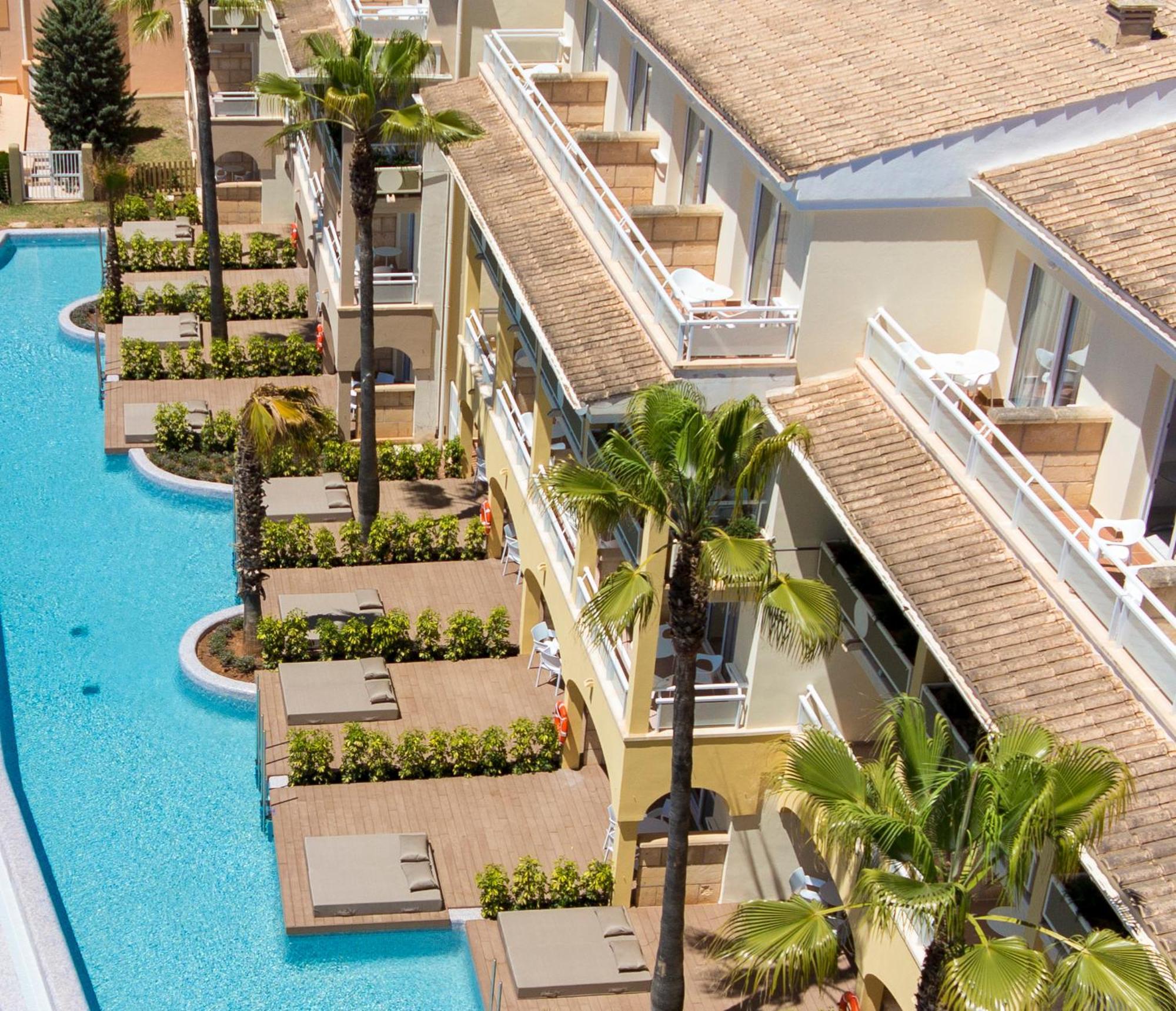 Suite Familiale Supérieure - Accès Piscine