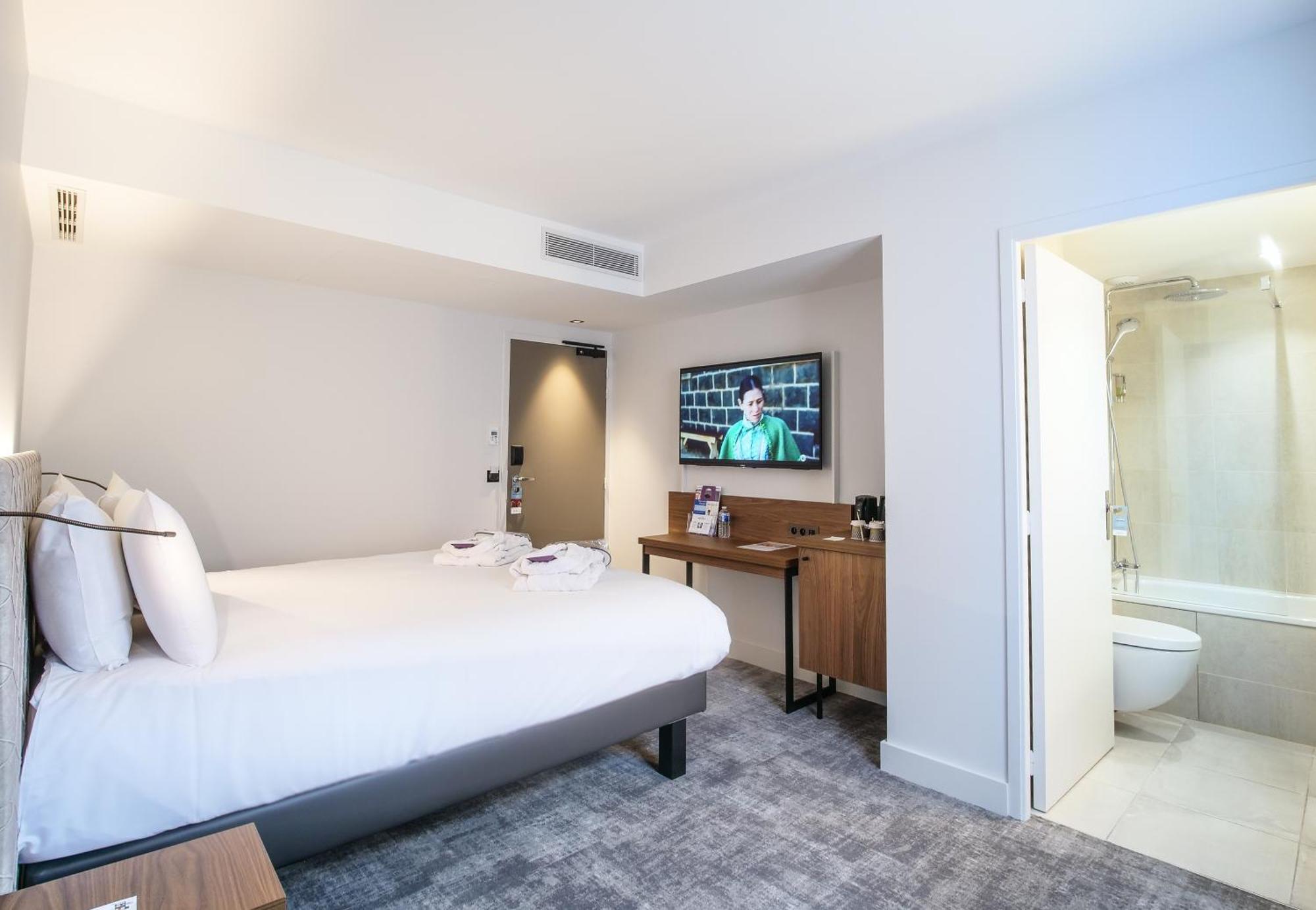 Classic Double Room,1208432260:JPEG