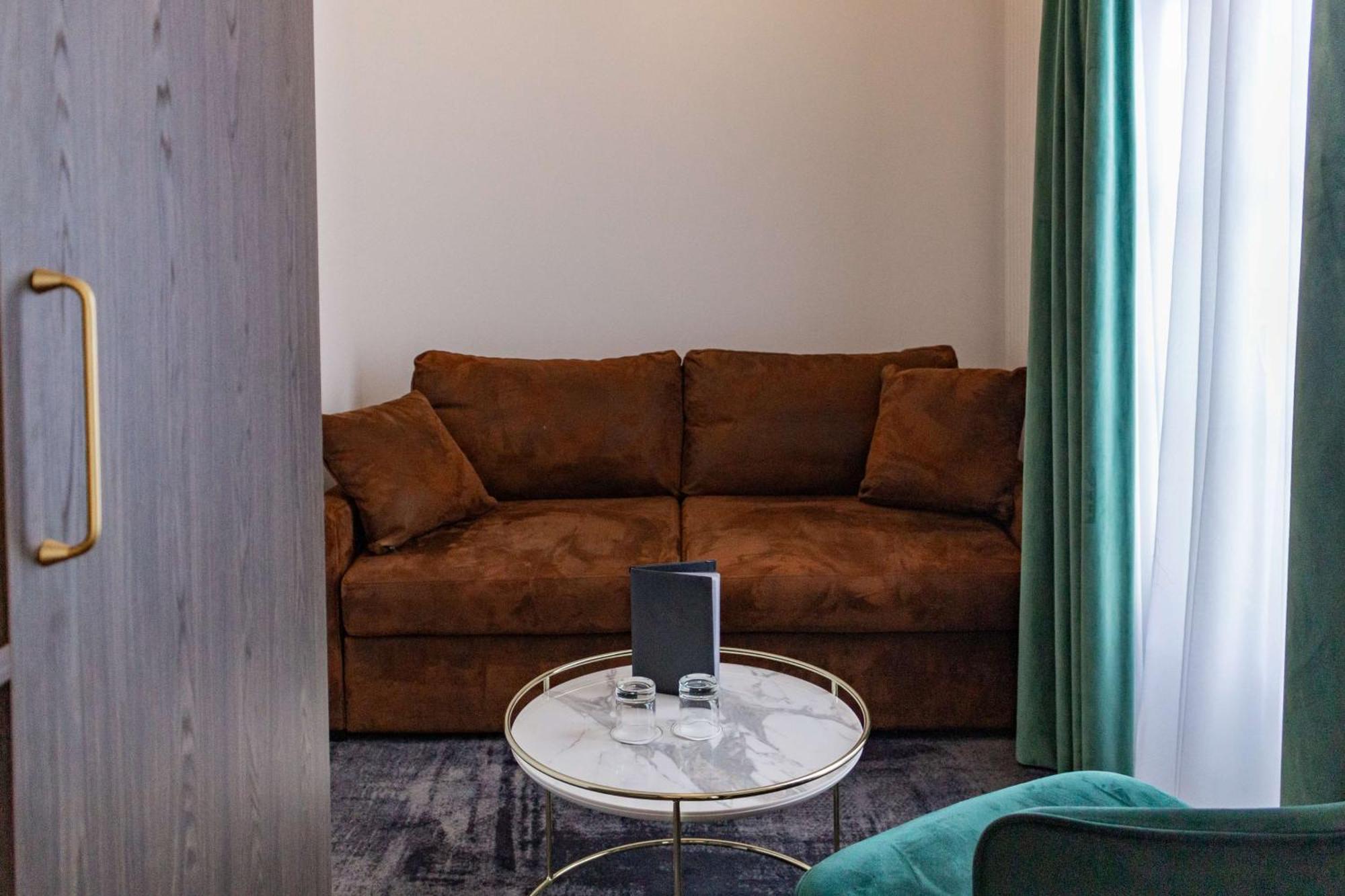 King Room with Sofa Bed,1308842770:JPEG