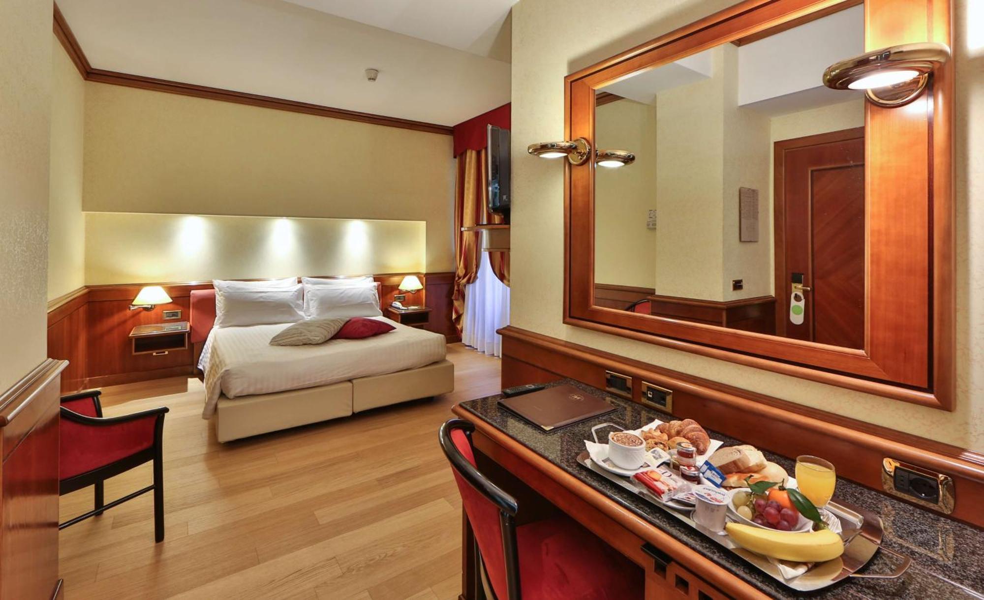 Standard Queen Room