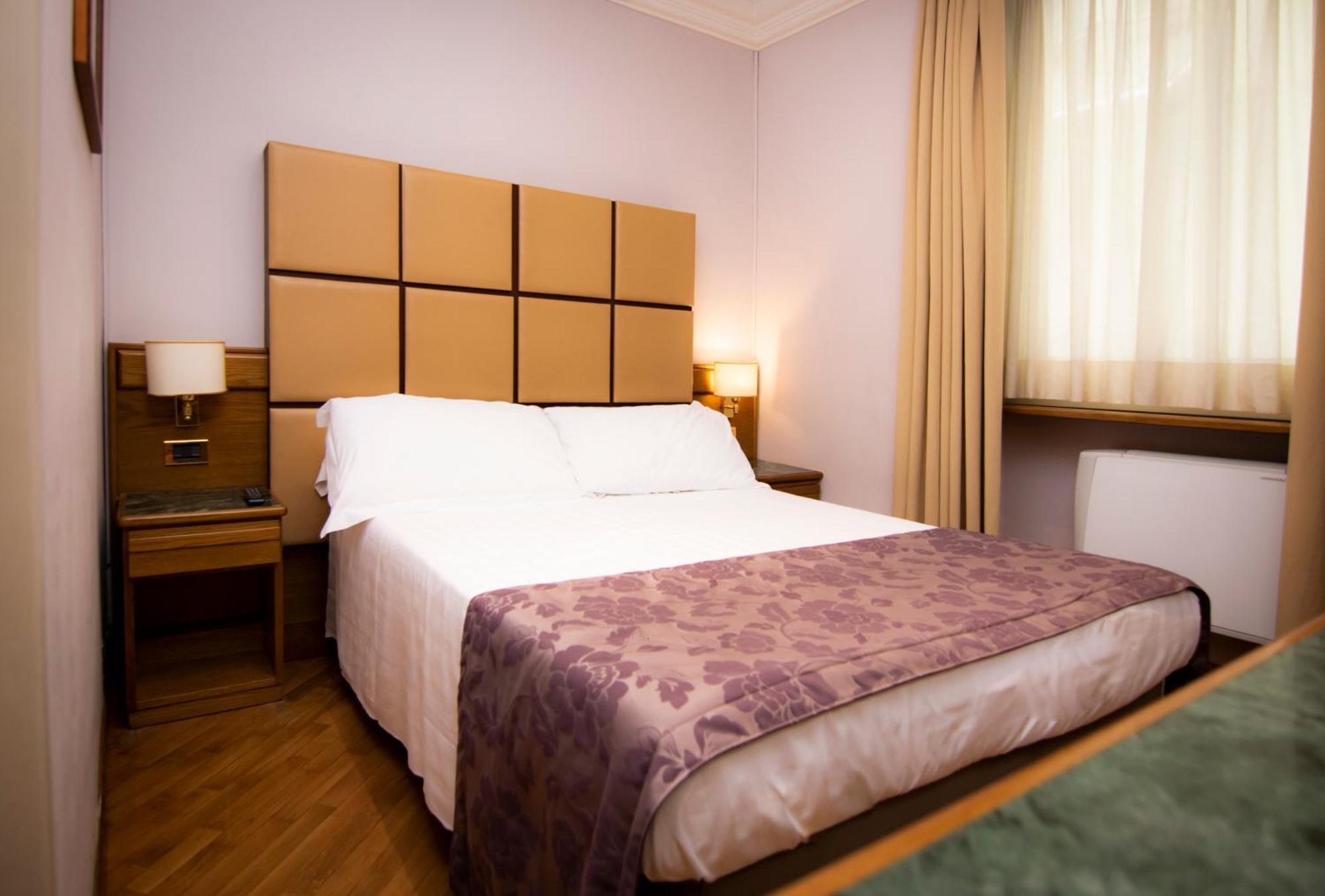 Petite Chambre Double ou Lits Jumeaux