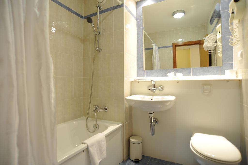 Double Room,812511597:JPEG