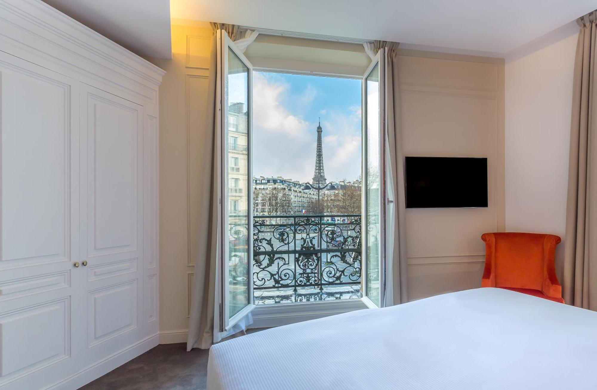 Chambre Double Prestige Comtesse avec Balcon - Vue sur Tour Eiffel