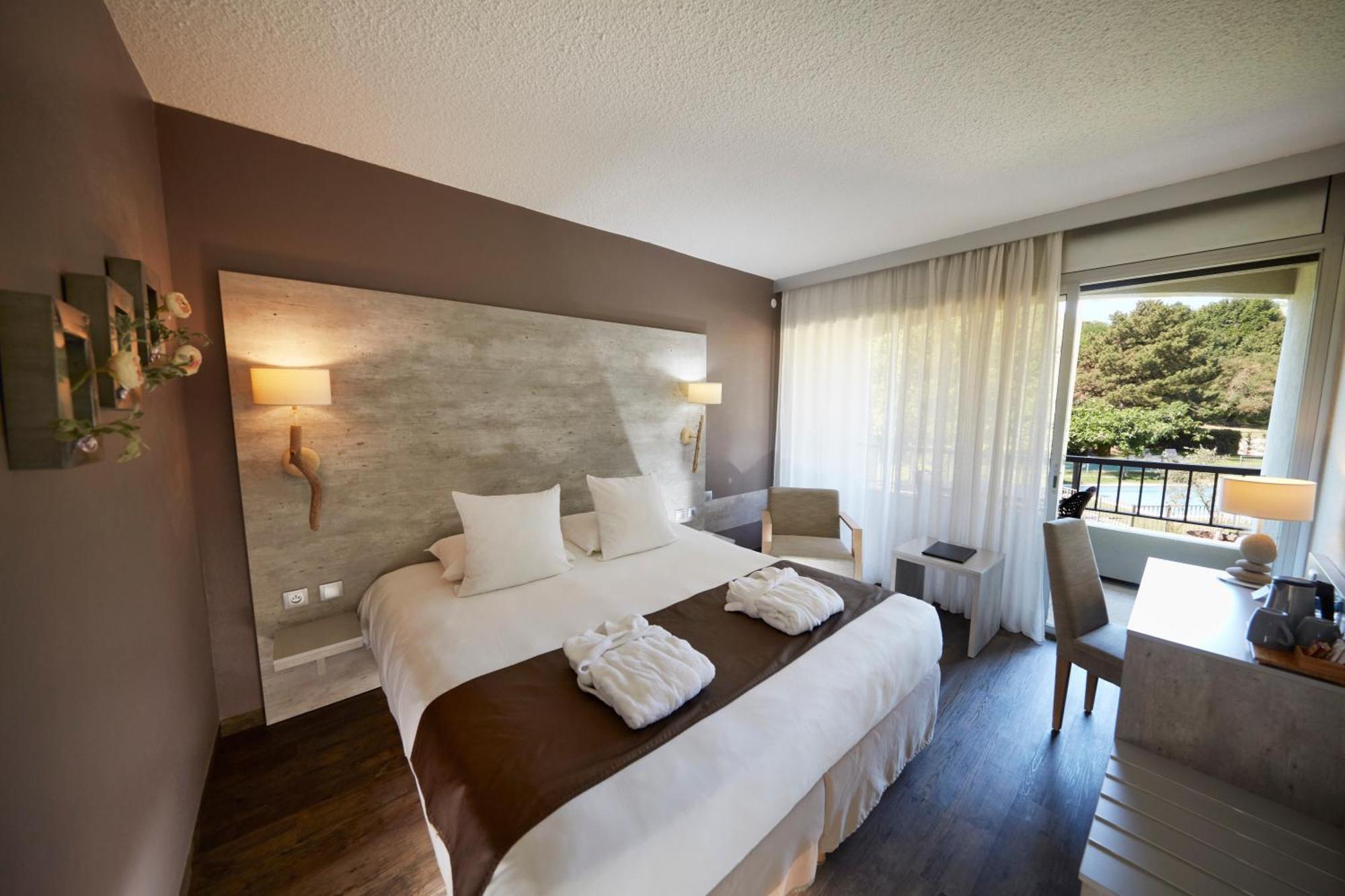 Standard Queen Room - Non-Smoking,1279162732:JPEG