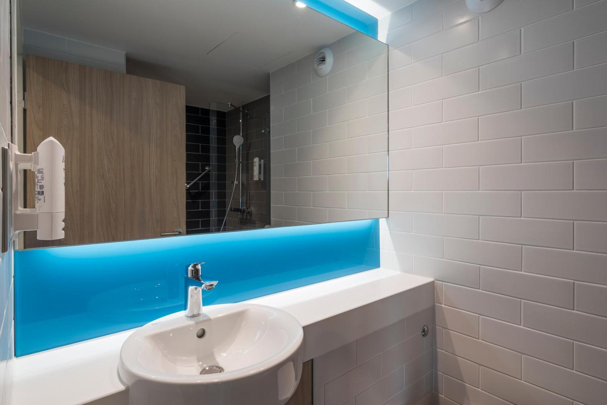 Chambre Lits Jumeaux Standard avec Petit-Déjeuner Gratuit