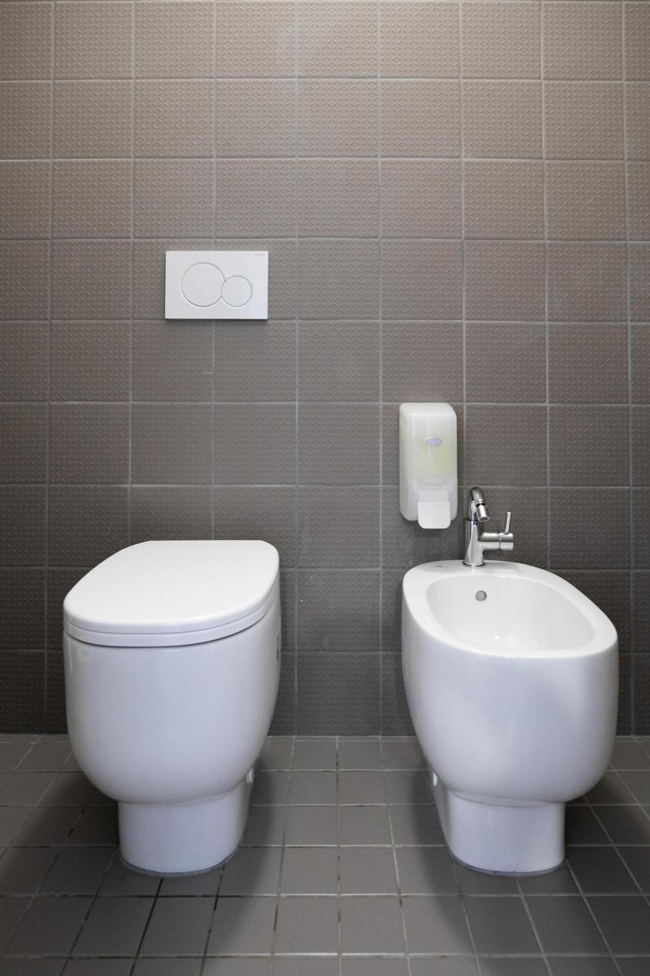Bed 9 Bed Mixed Dormitory Room