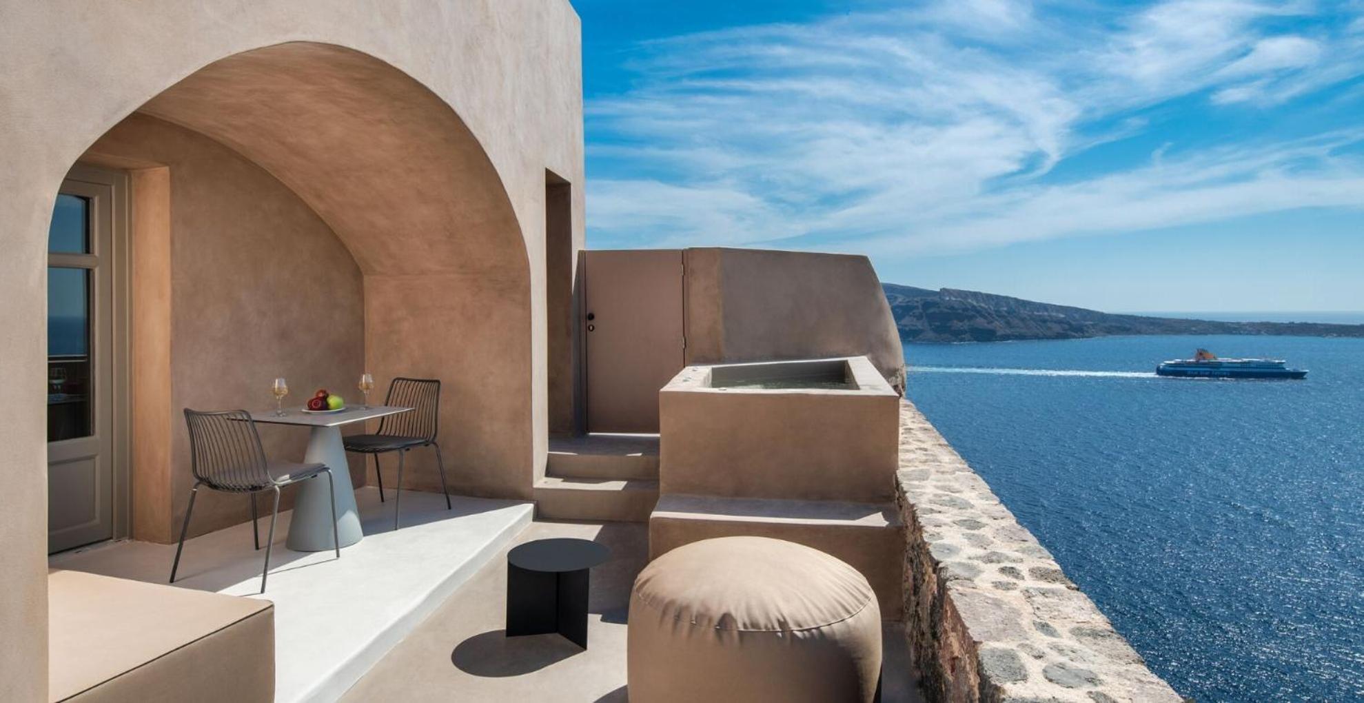 Superior Jetted tub Suite Sea View