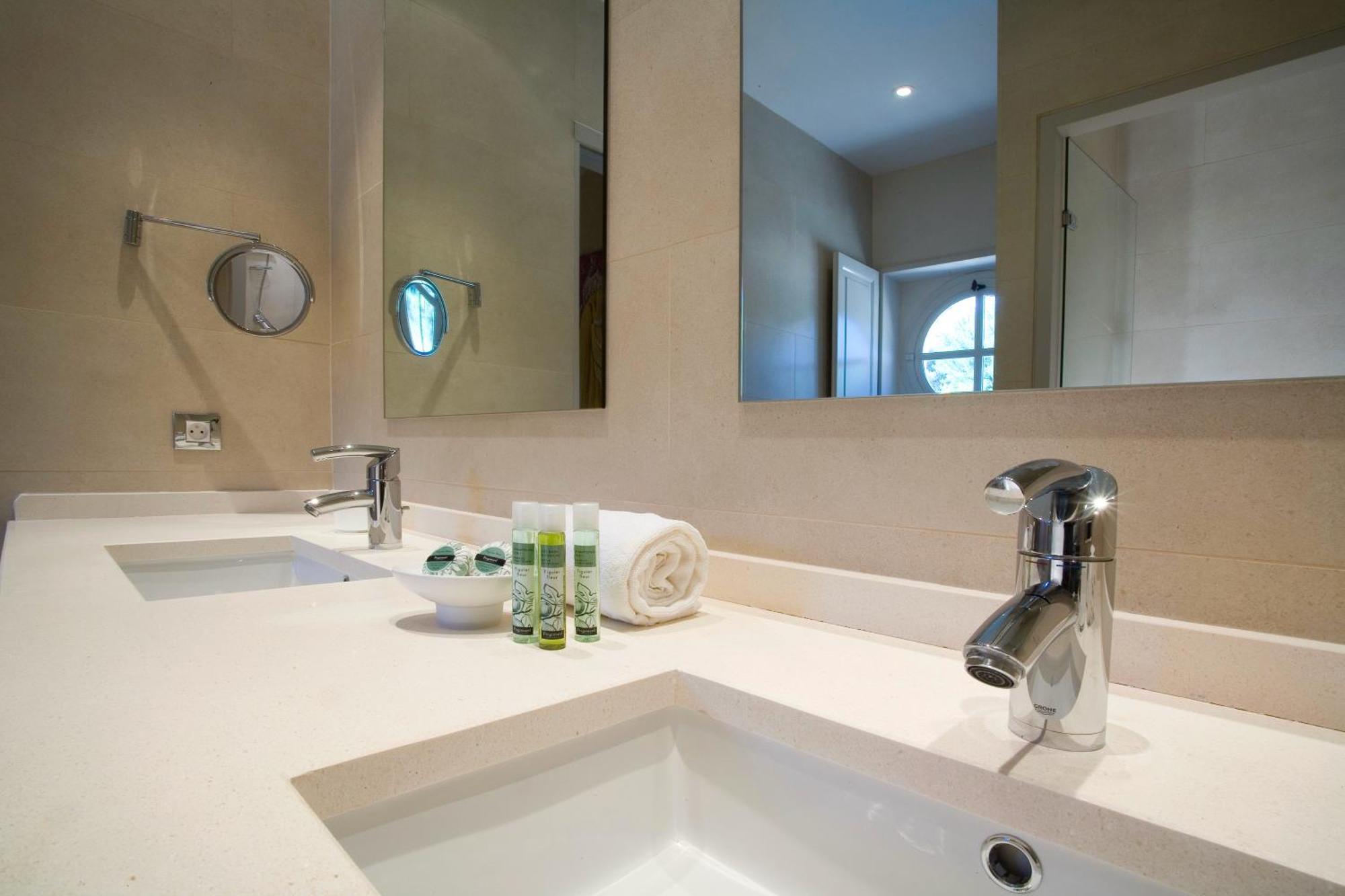 Double Room Bastide Side
