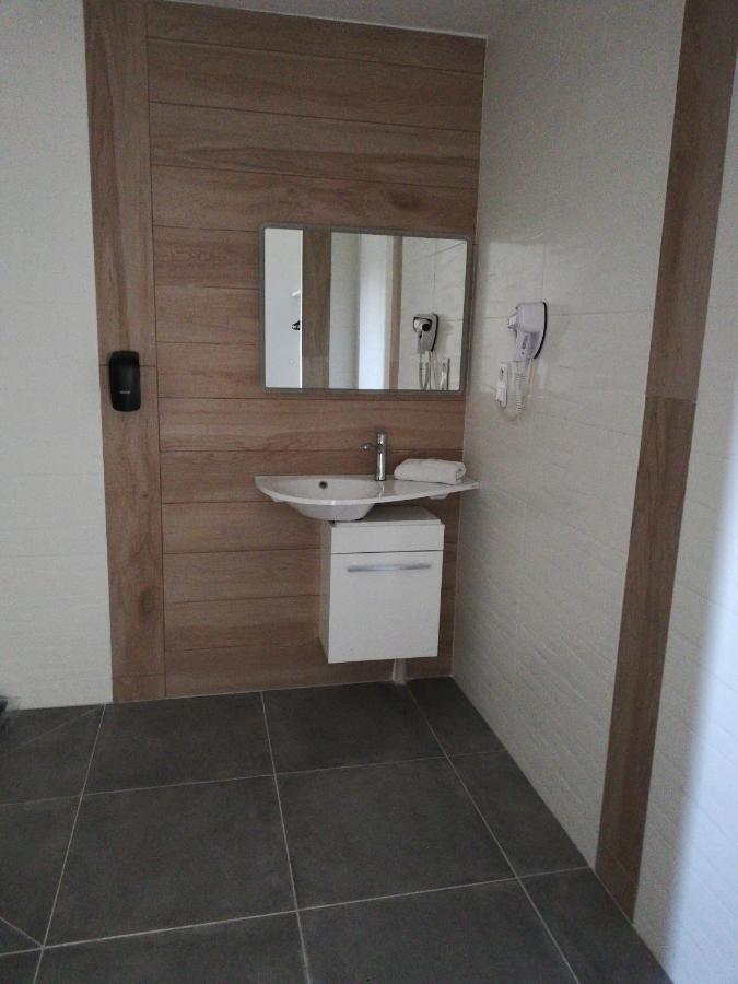 Chambre Double - Accessible aux Personnes à Mobilité Réduite