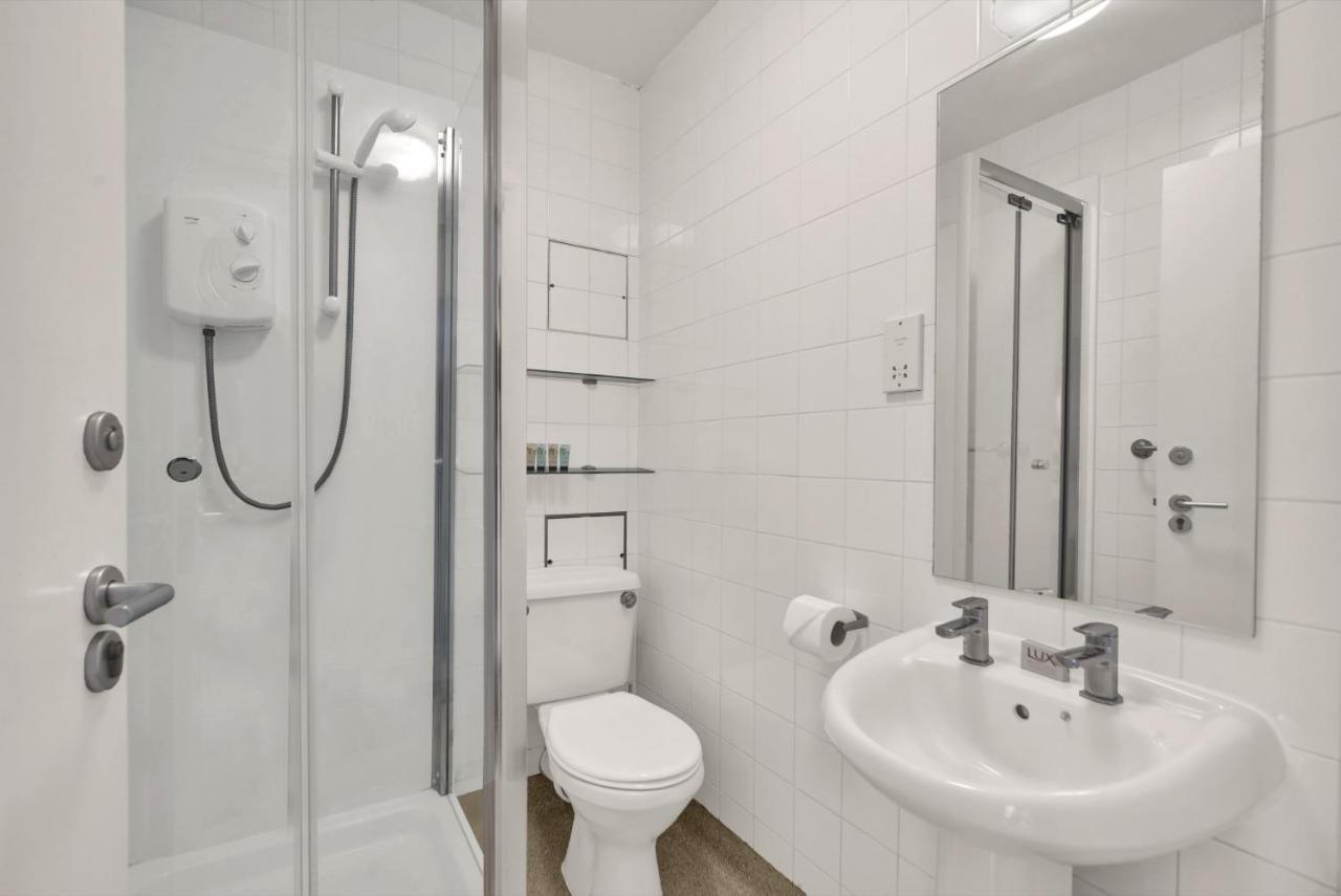 Standard Single Room with Shared Bathroom,1295929450:JPEG