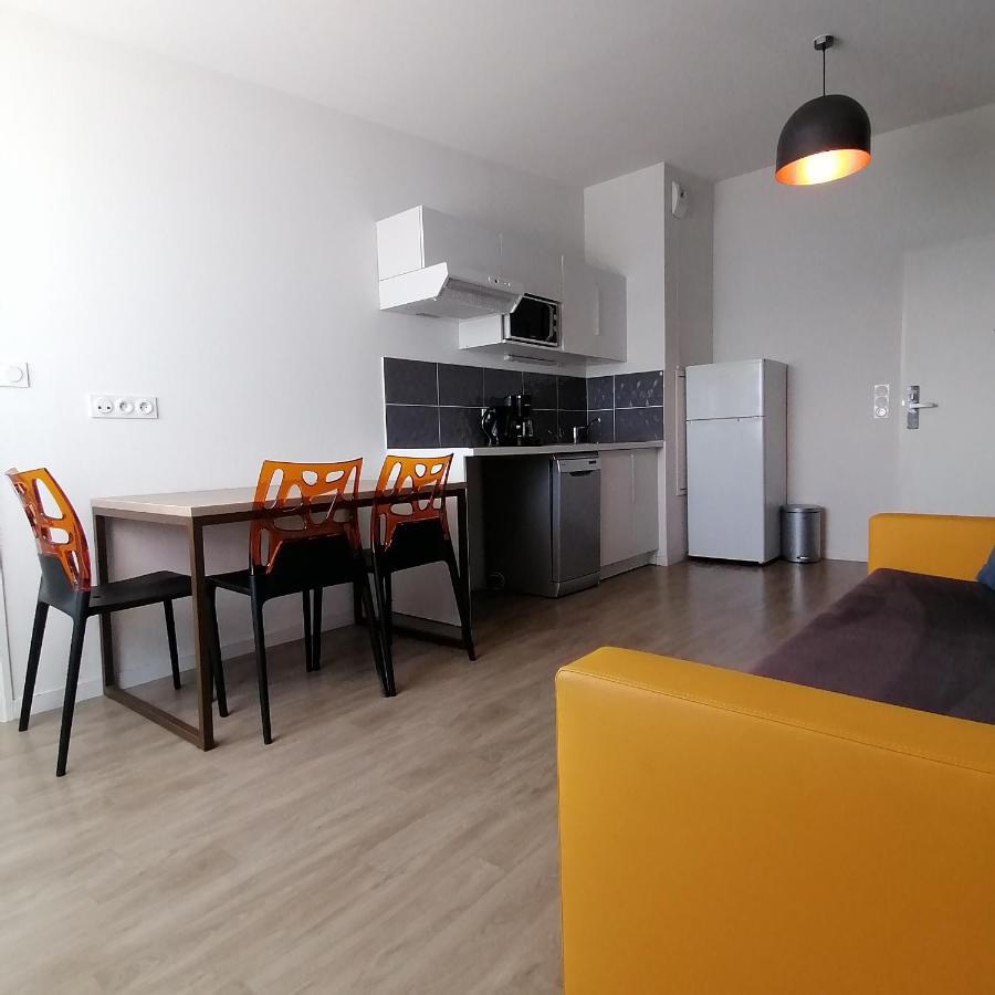 One-Bedroom Apartment,1299188092:JPEG