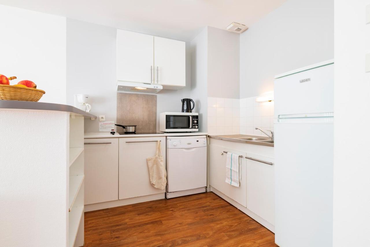 Apartment Kitchenette