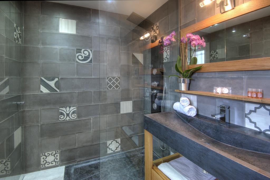 Chambre Familiale Économique (2 Adultes + 2 Enfants) - Accès Gratuit au Spa