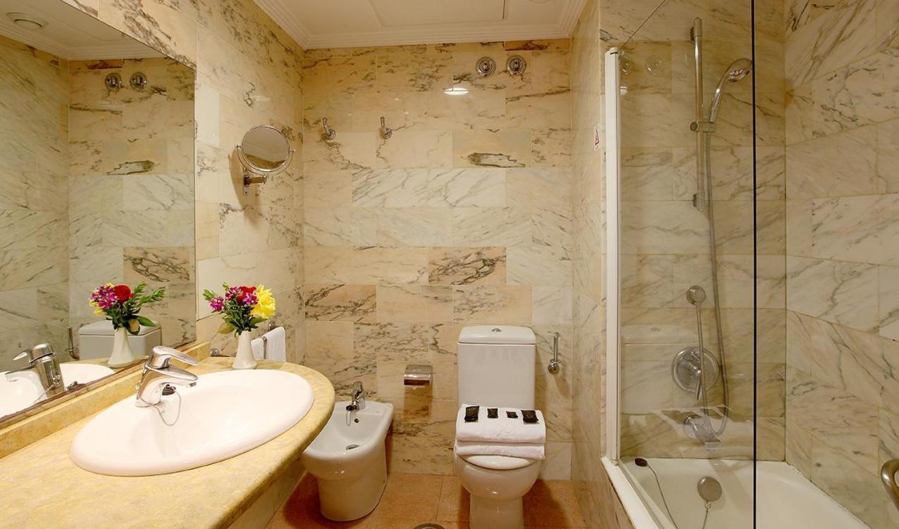 Chambre Double ou Lits Jumeaux (1 Adulte)