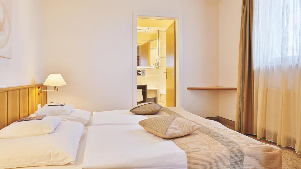Suite Double avec Canapé-Lit, Lit Escamotable, Baignoire et Balcon