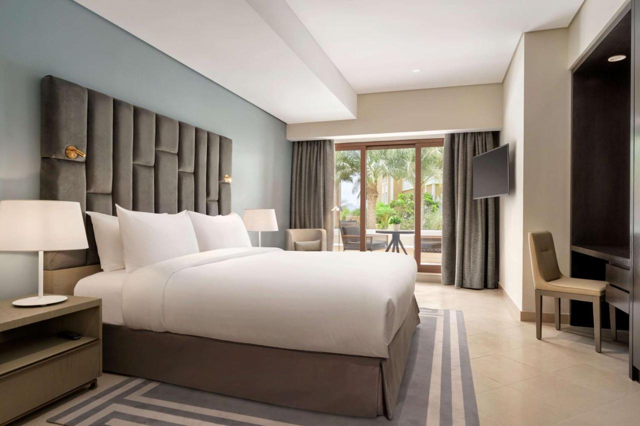 One-Bedroom Apartment Private Beach Access