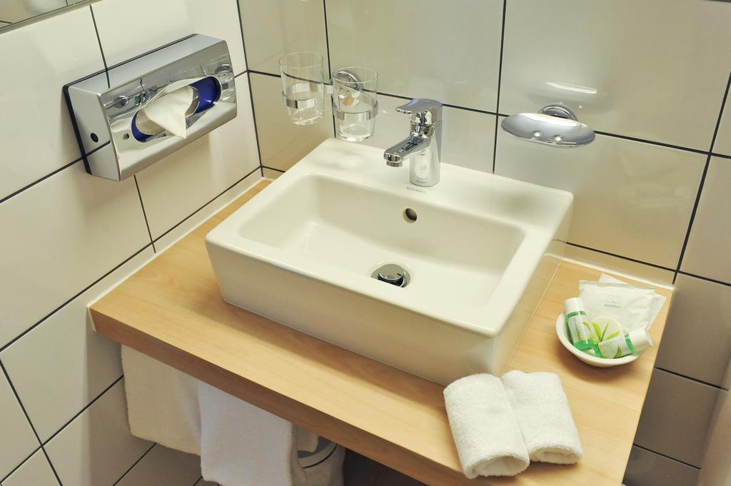 Double Room,691341534:JPEG