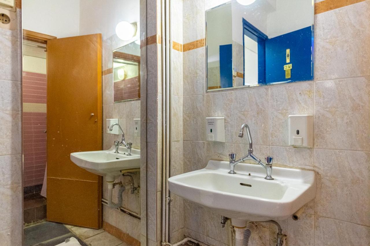 Chambre Triple avec Salle de Bains Commune
