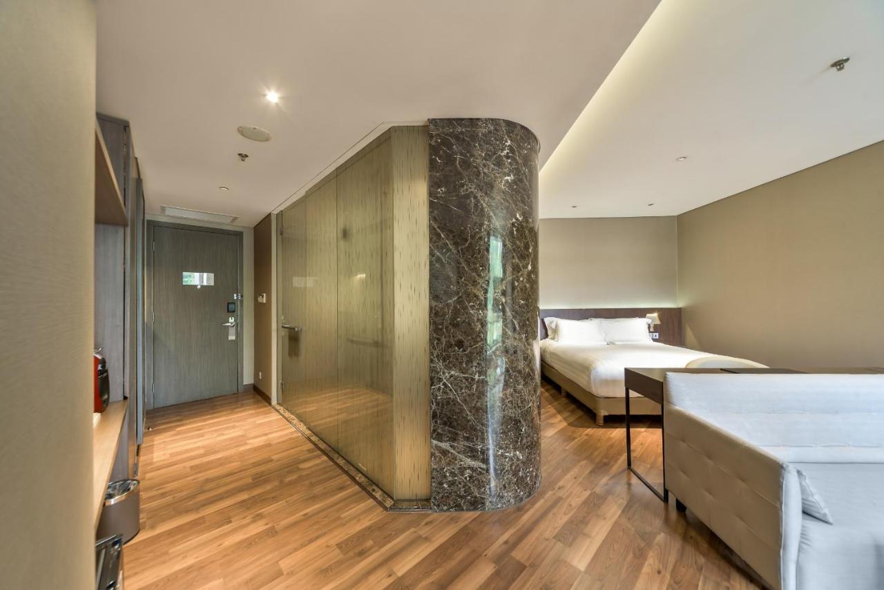 Chambre Lit Queen-Size - Ashley