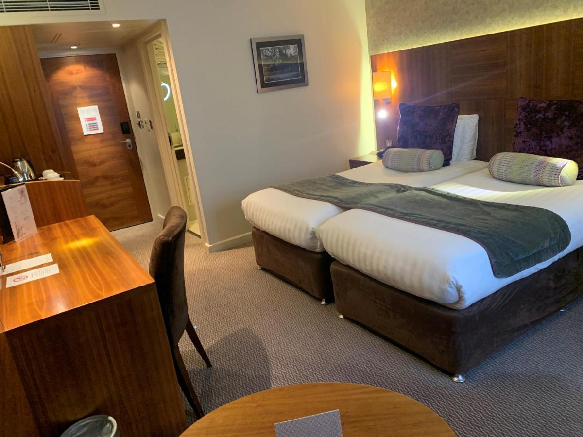 Club Twin Room