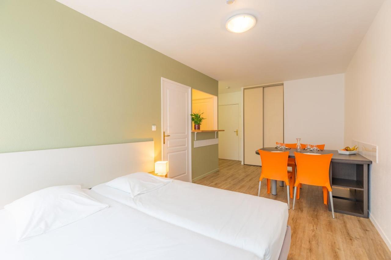 Two-Bedroom Apartment,1342074041:JPEG