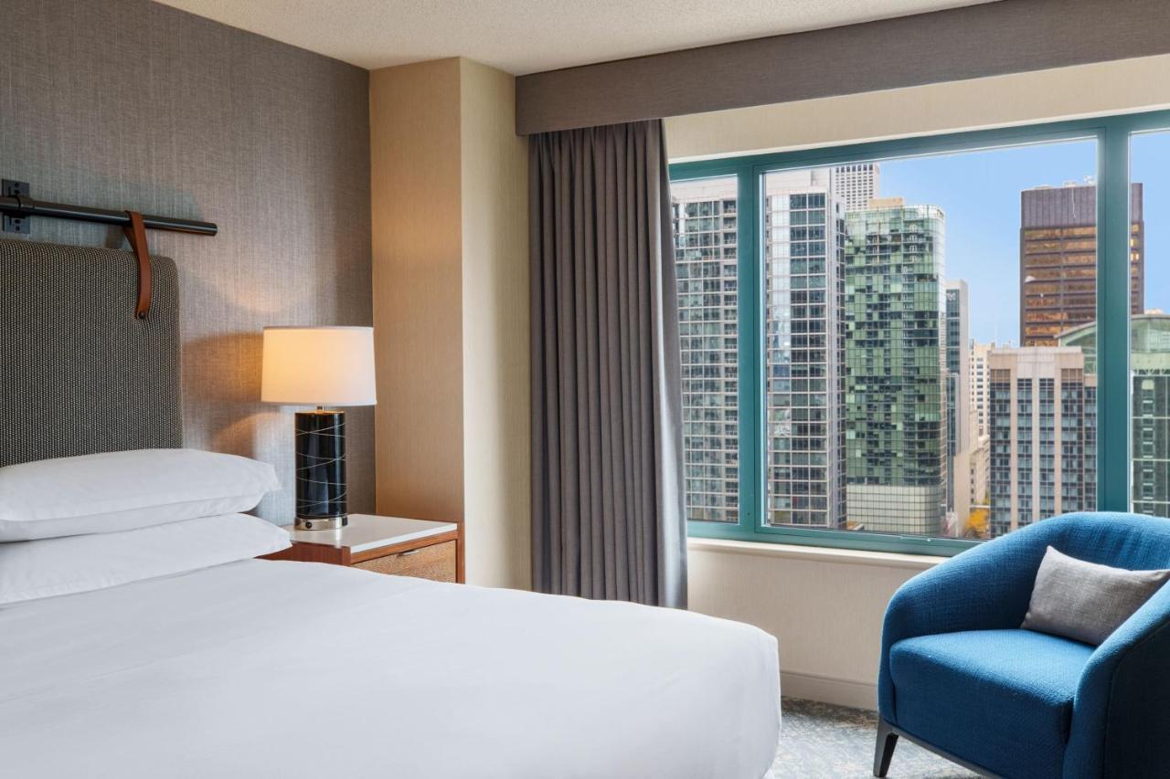 Suite Junior avec Lit King-Size et Canapé-Lit - Vue sur Ville