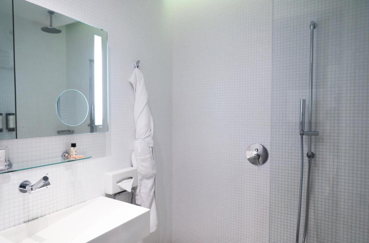 Privilege Queen Room with Balcony,1352545840:JPEG