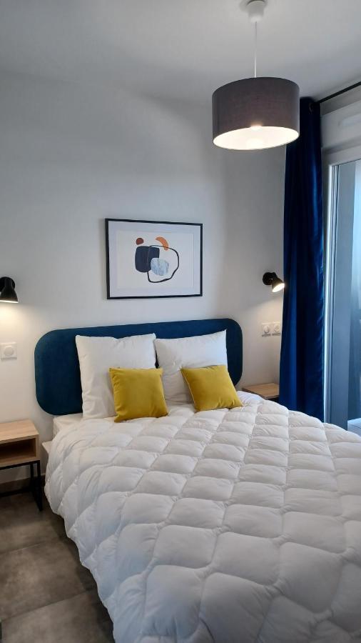 One-Bedroom Apartment,1356886084:JPEG
