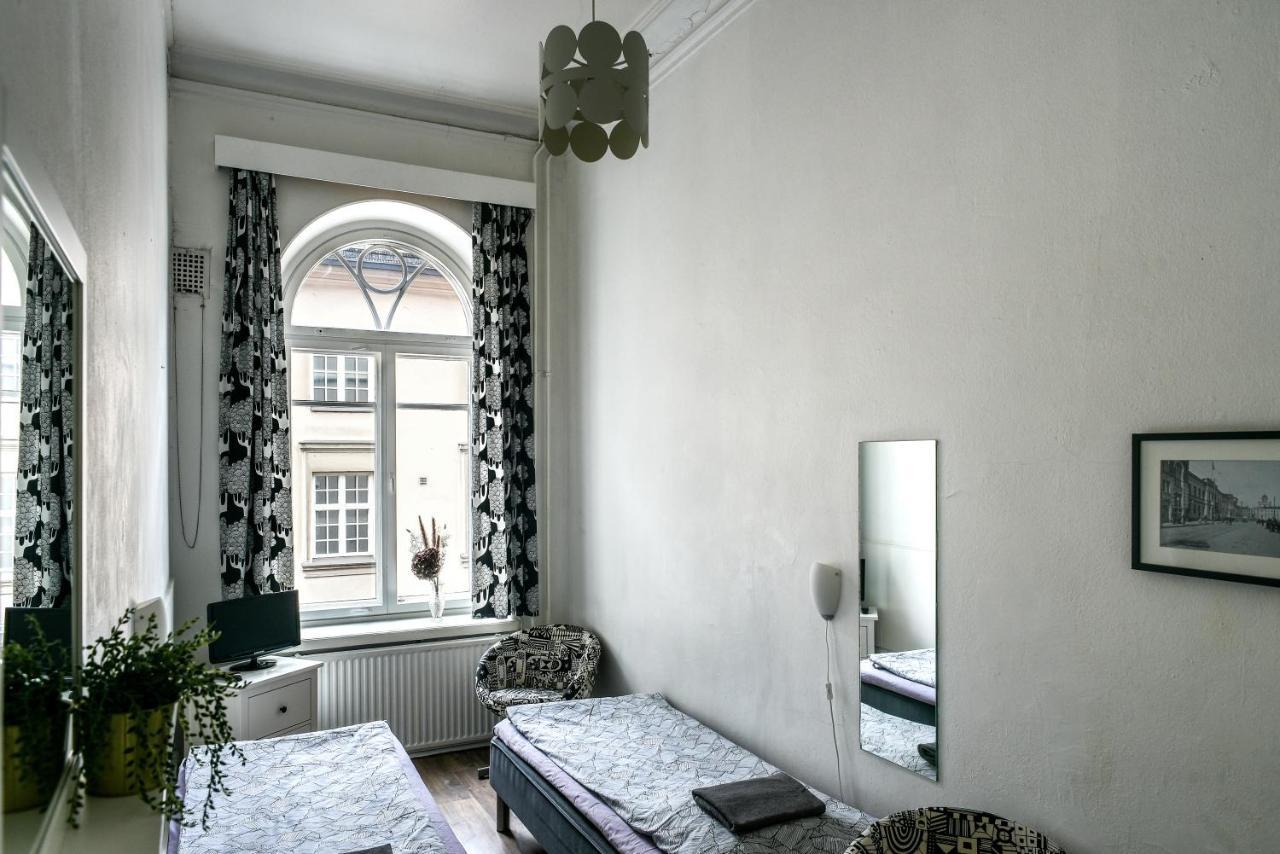 Chambre Lits Jumeaux avec Salle de Bains Commune