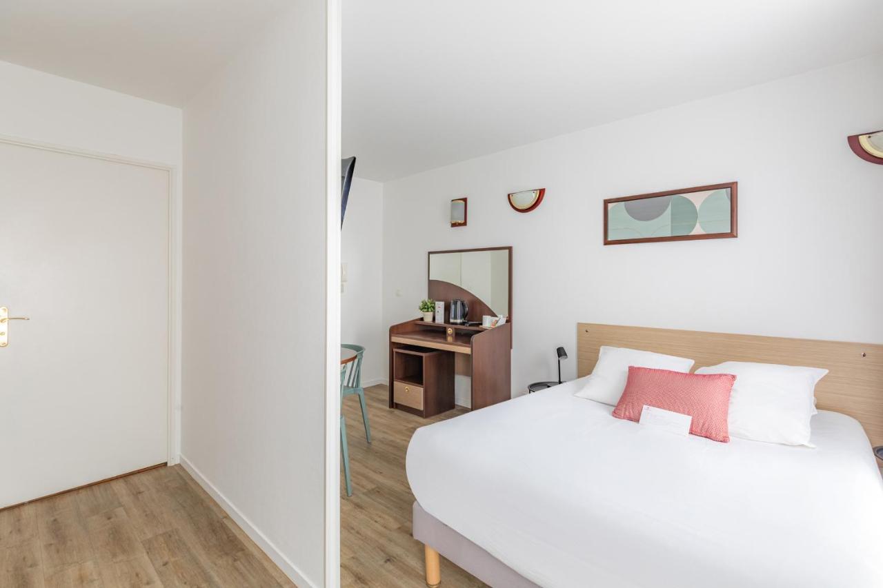 Large Triple Studio 1 Double Bed 1 Single bed,1369883327:JPEG