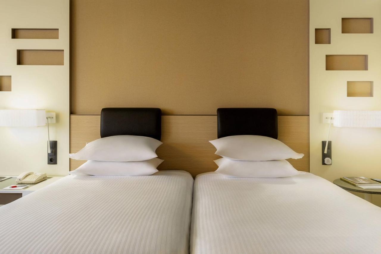 Premium Twin Room,1371359612:JPEG