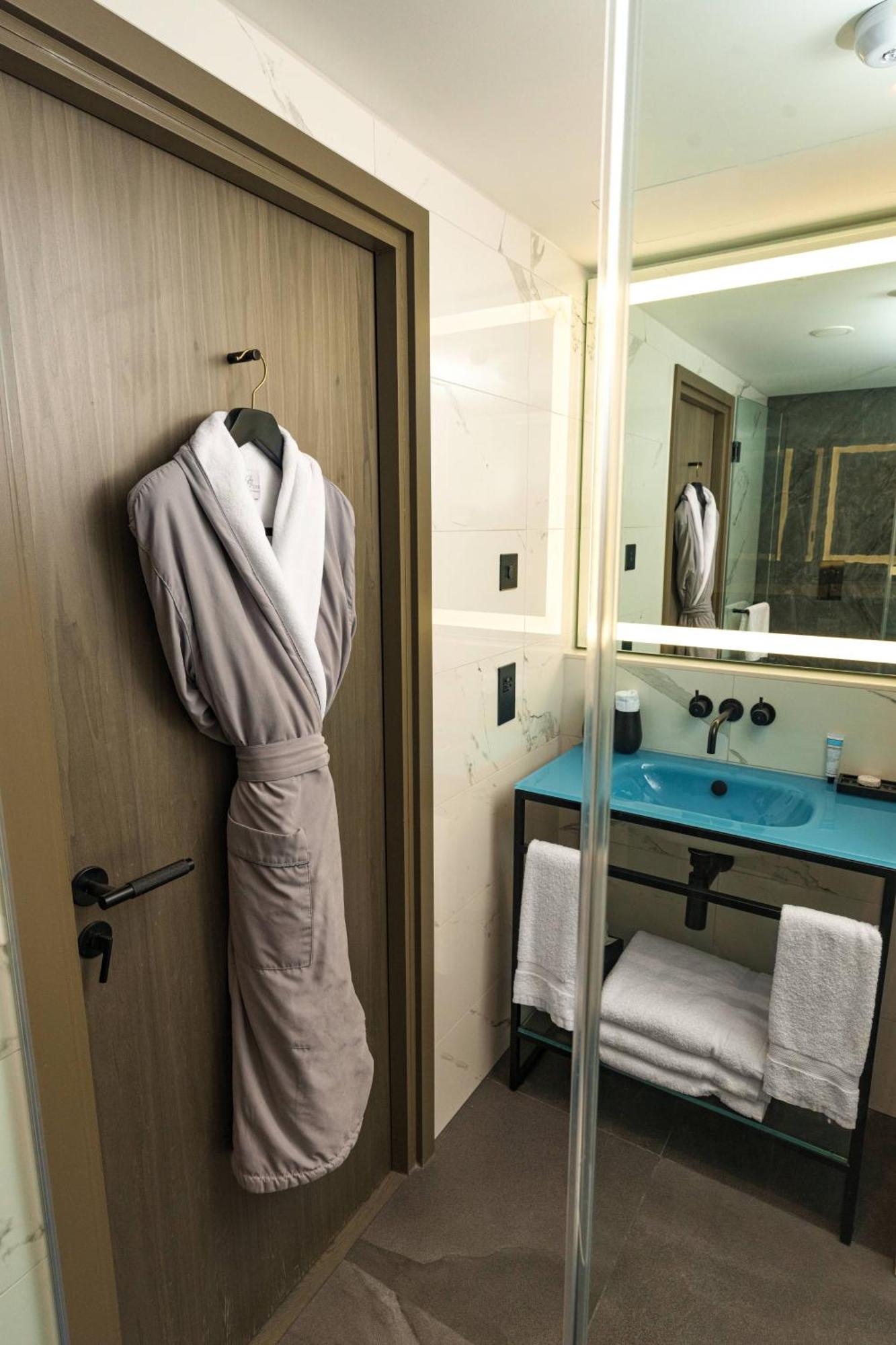 Executive Room,1373712512:JPEG