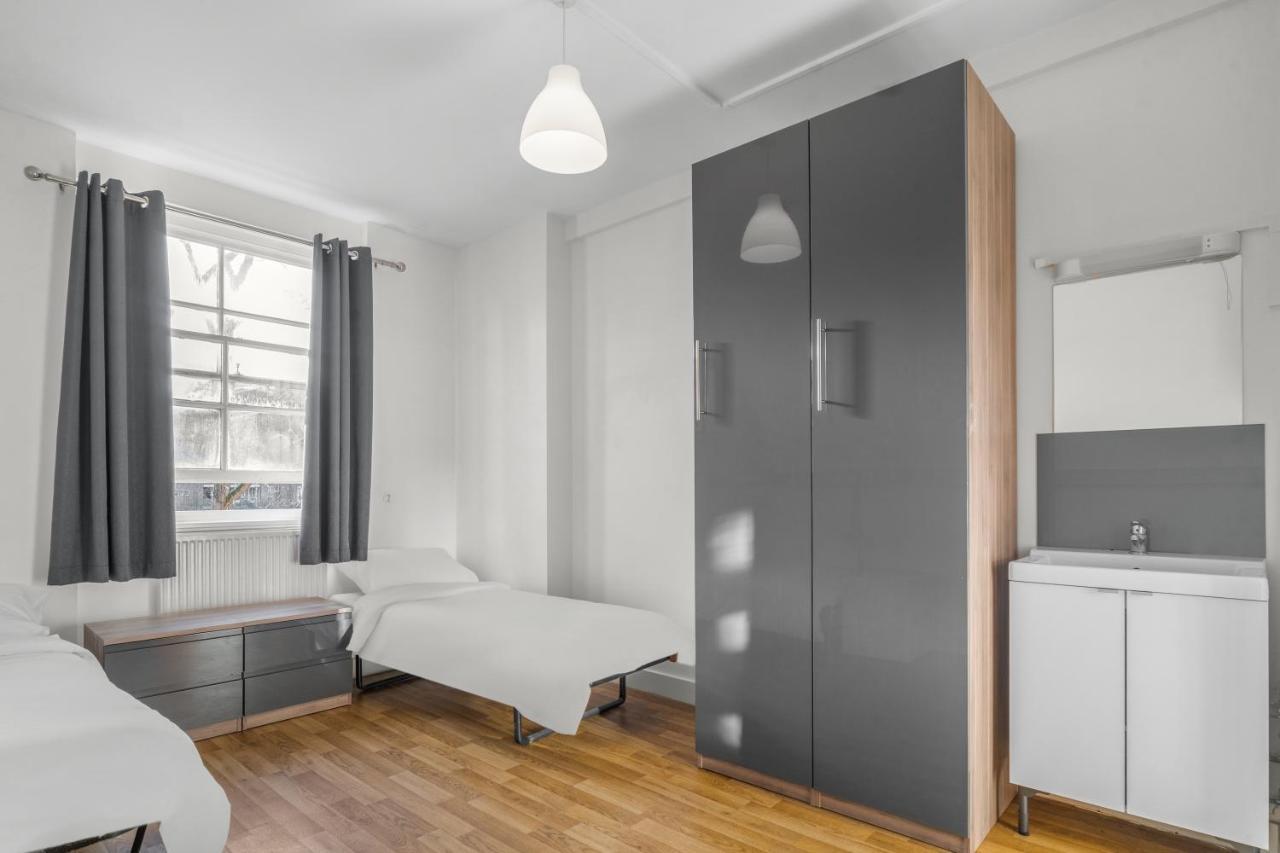 Single Bed 2 Bed Male Dormitory Room