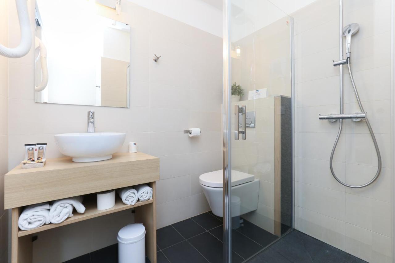 Double Room Bath