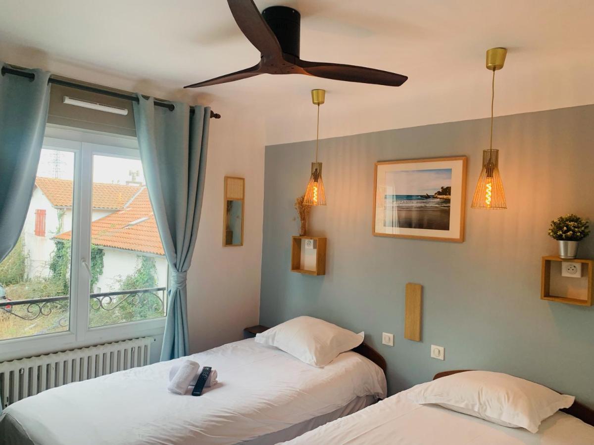 Twin Room,1703556156:JPEG