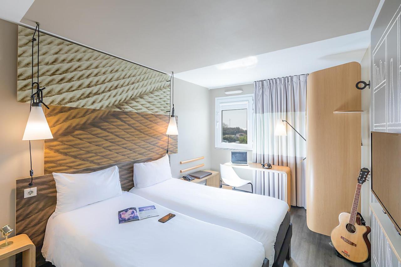Standard Twin Room,1397138732:JPEG