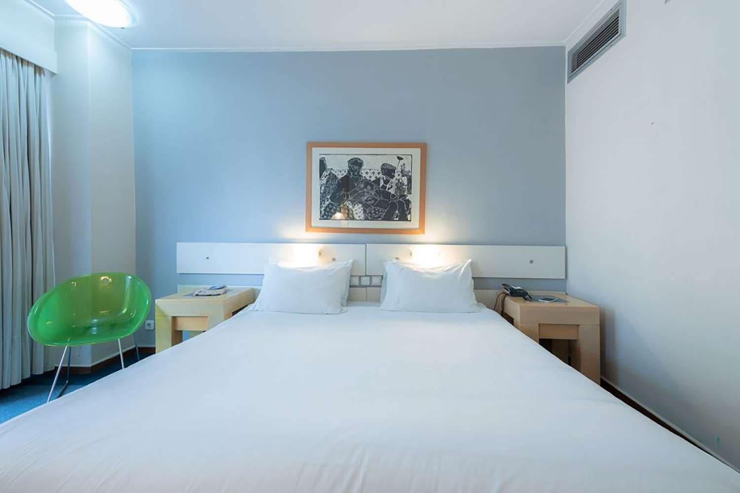 Chambre Lit Queen-Size Confort - Non-Fumeurs