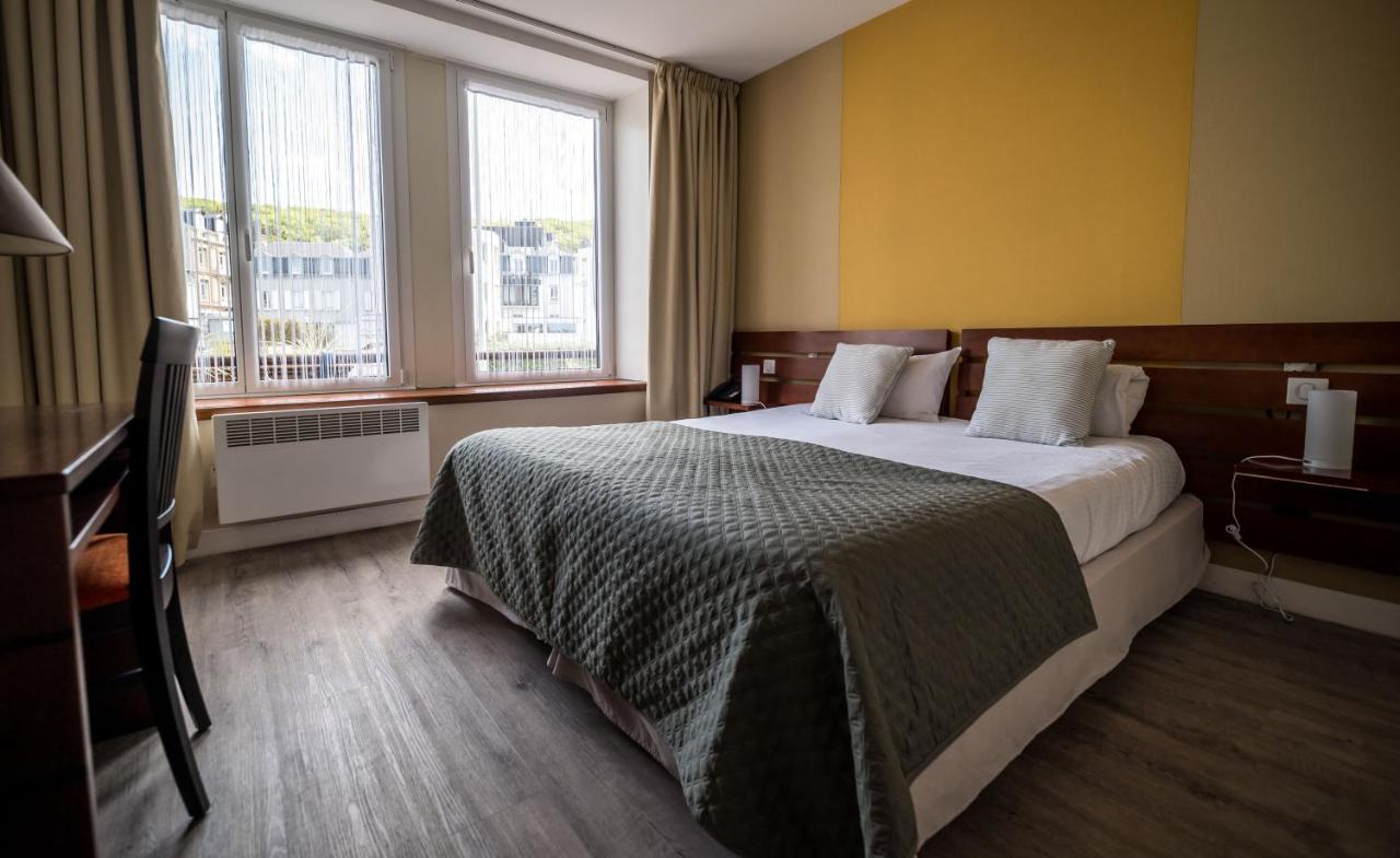 Chambre Double Classique - Vue sur Place Clémenceau