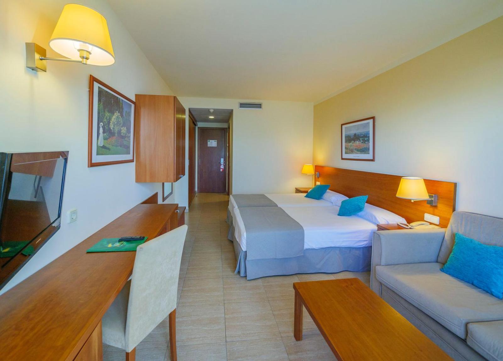 Standard Triple Room,1431976972:JPEG