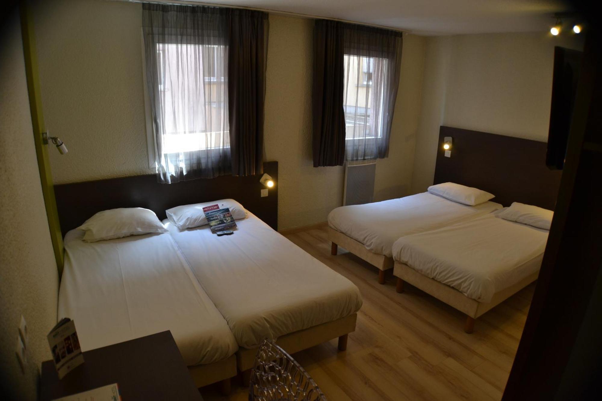 Chambre Quadruple avec 4 Lits Simples