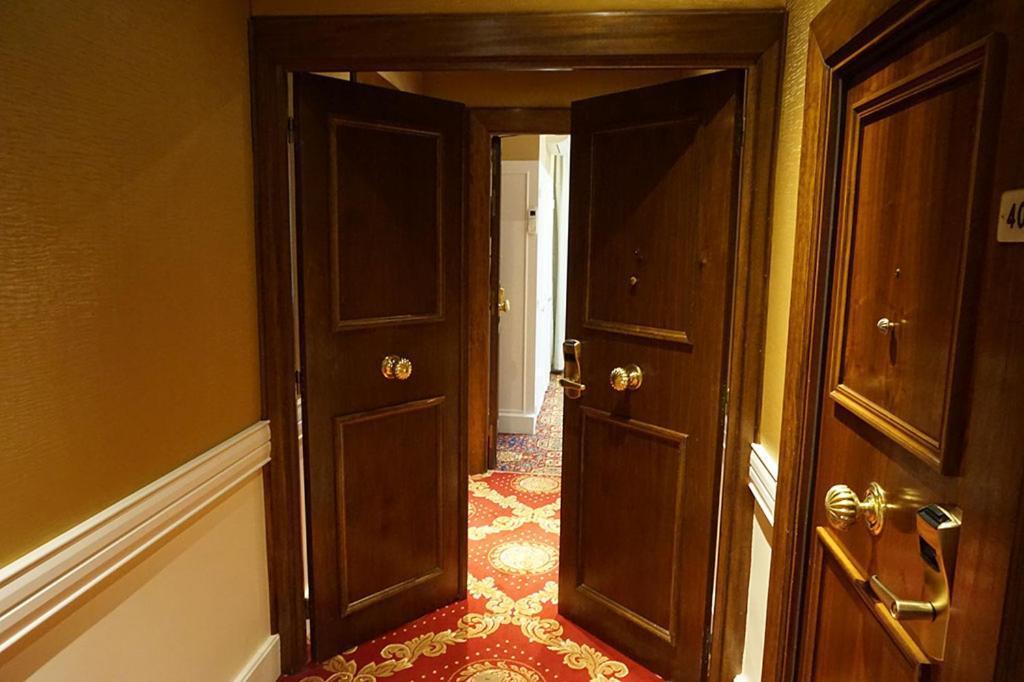 Family Suite Adjacent rooms sea city view