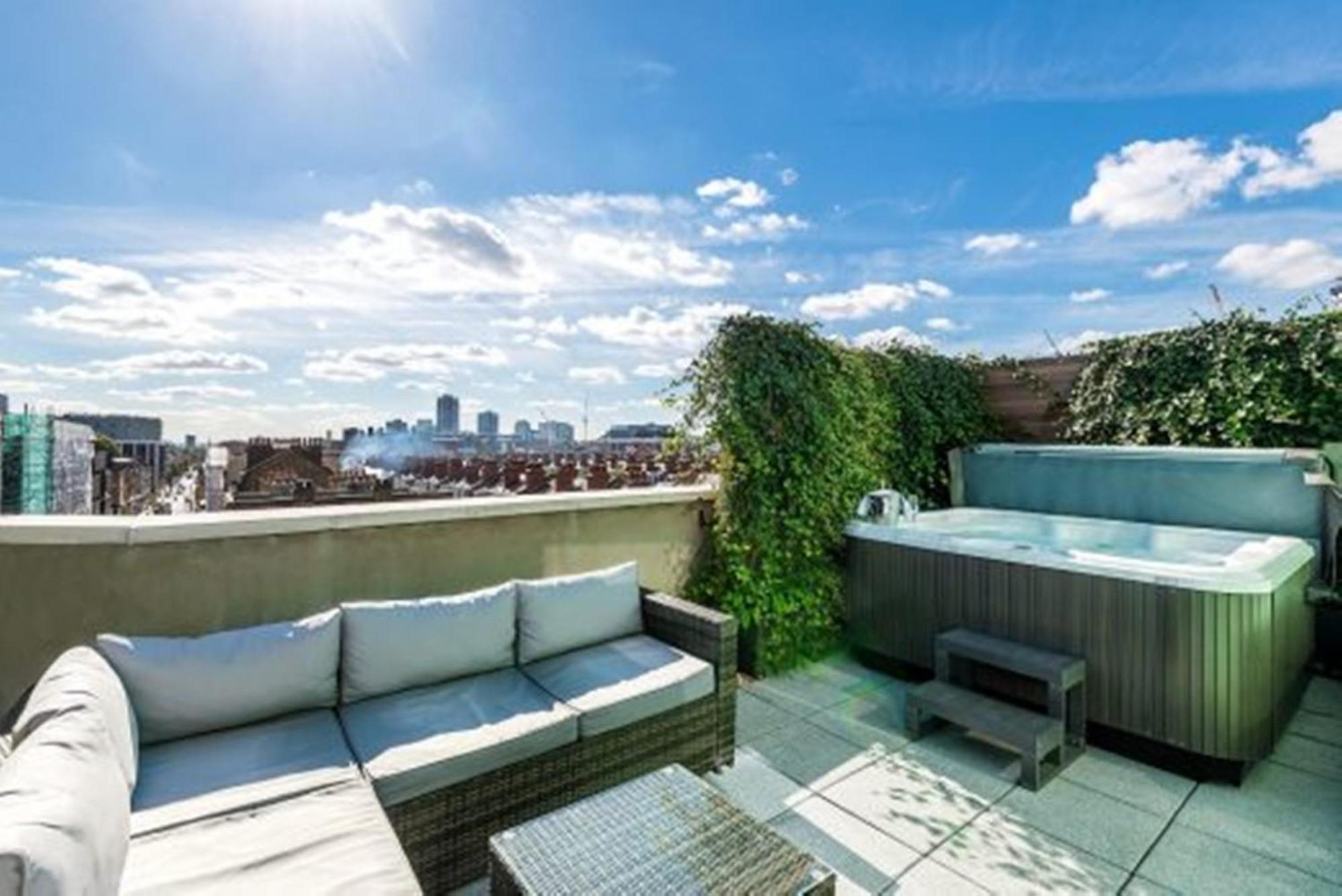 Deluxe Double Room with Terrace and Hot Tub,1445148730:JPEG